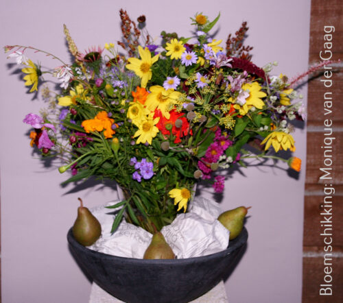 Almachtige bloemen en peertjes eerste zomerdienst